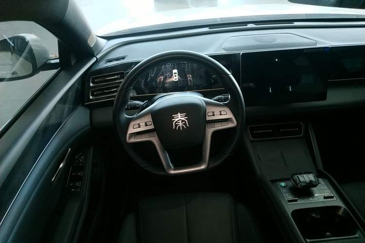 Used BYD Qin L 2025 DM-i Smart Drive 120KM Superior Model
