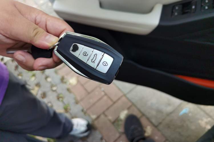 Used Geometry E Firefly 2024 301km Flowing Light
