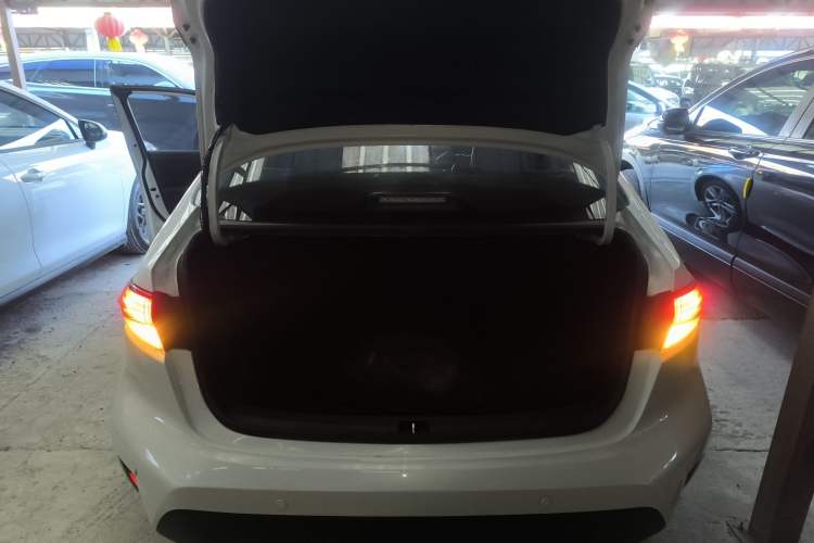 Used Toyota Levin 2021 Dual-Motor 1.8H E-CVT Leading Edition
