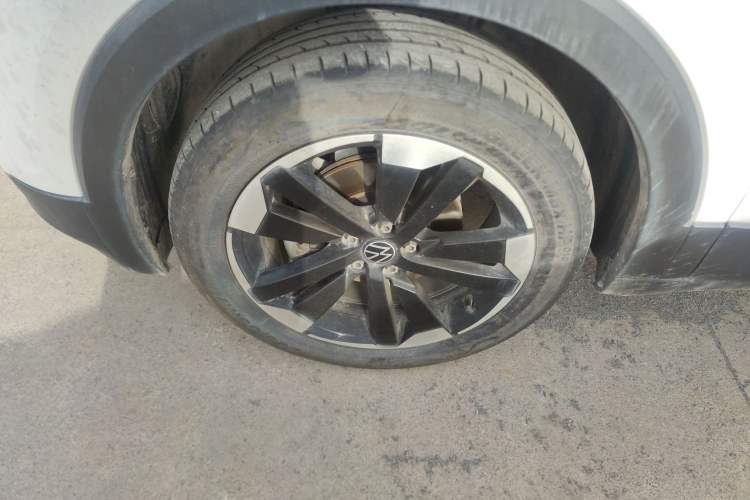 Used Volkswagen Tacqua 2021 200TSI DSG JoyConnect Edition Left Front Wheel Hub