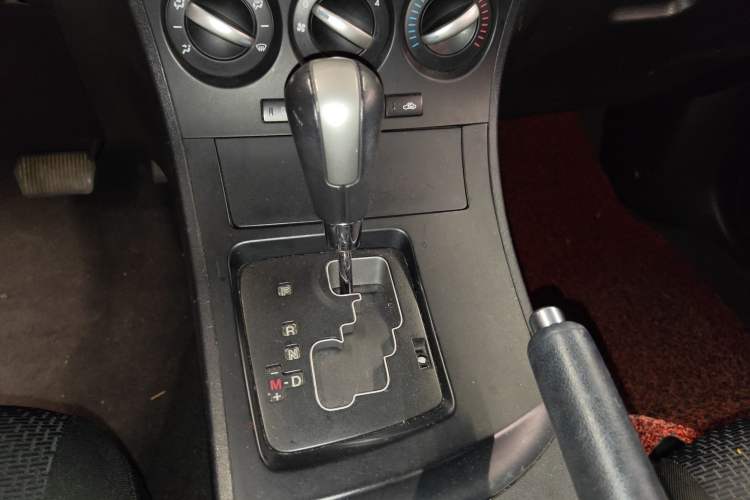 Used Mazda 3 2013 Sedan 1.6L Automatic Elite Model Gear Lever