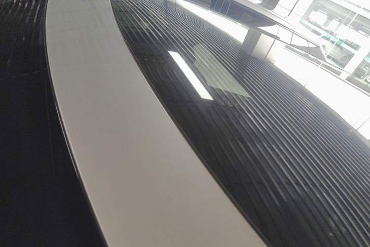 Used XPeng X9 2025 740 Ultra-Long Range Max Roof