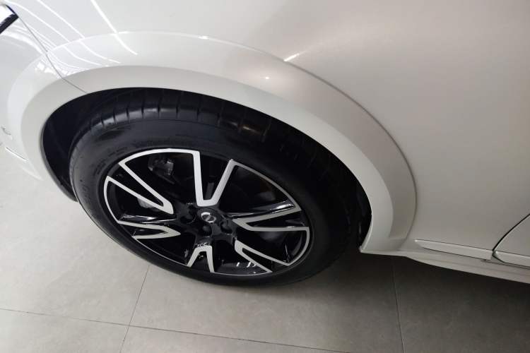 Used Volvo V90 2017 Cross Country T5 AWD Prestige Edition

