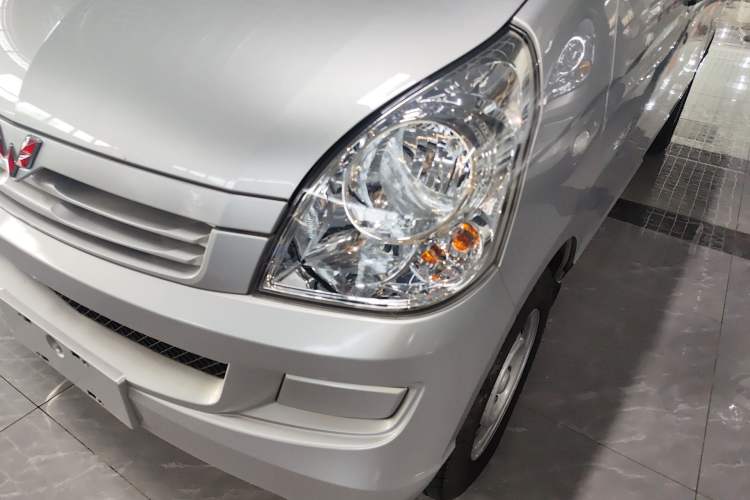 Used Wuling Rongguang S 2023 1.5L Basic Enclosed-Window Vehicle 2 Seats
