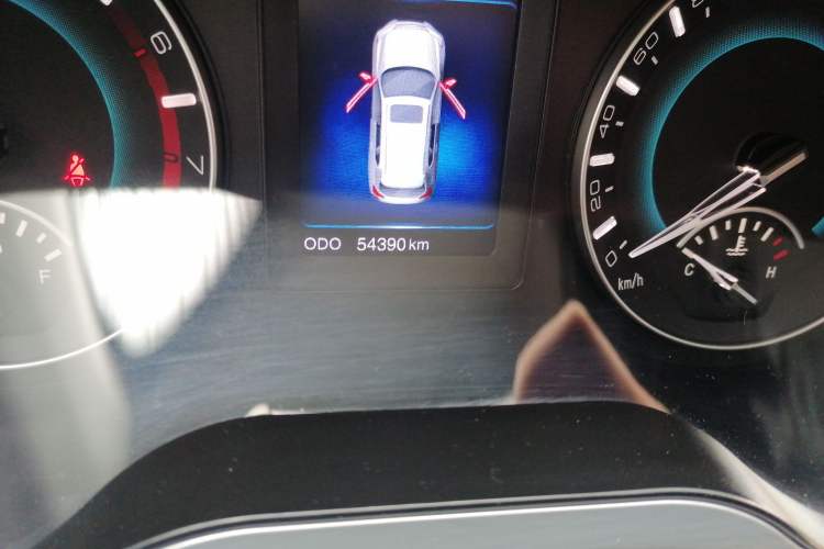 Used Haval H2 2014 1.5T Manual Two-Wheel Drive Elite Edition Odometer Close Up