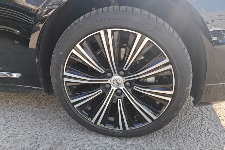 Used Volvo S90 2025 B5 Zhiyuan Luxury Edition Right Front Wheel Hub