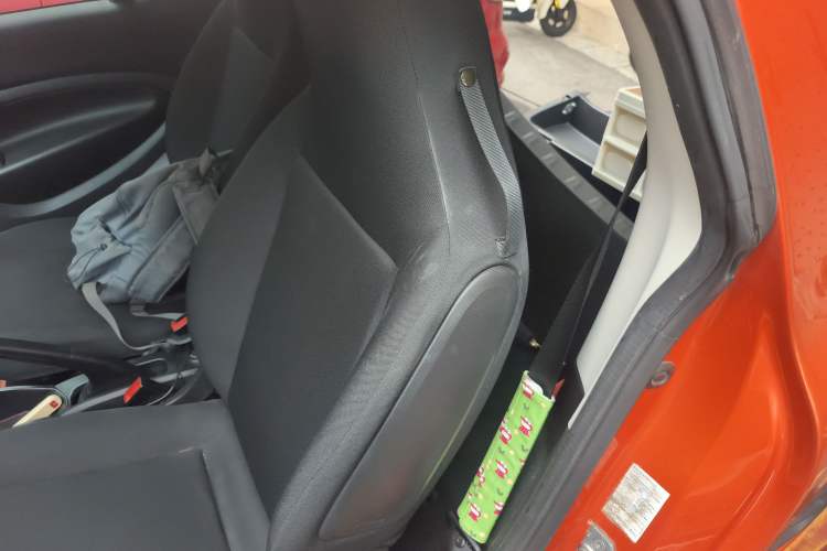 Used smart fortwo 2015 1.0L 52 kW hardtop Dynamic version
