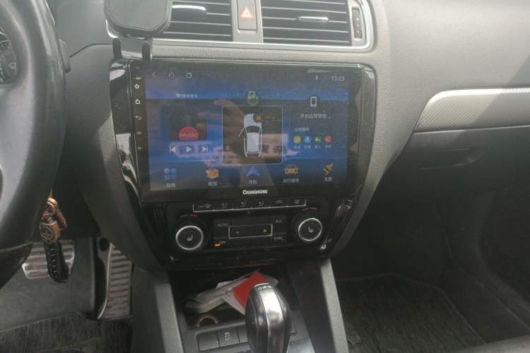 Used Volkswagen Sagitar 2013 2.0 TSI GLI Audio And AC Panel