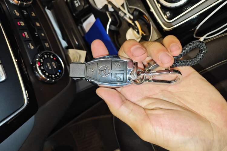 Used Mercedes-Benz GLS 2018 Facelift GLS 320 4MATIC Vehicle Key