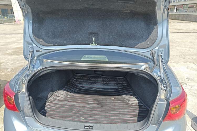 Used Infiniti Q50 2014 2.0T Luxury Edition