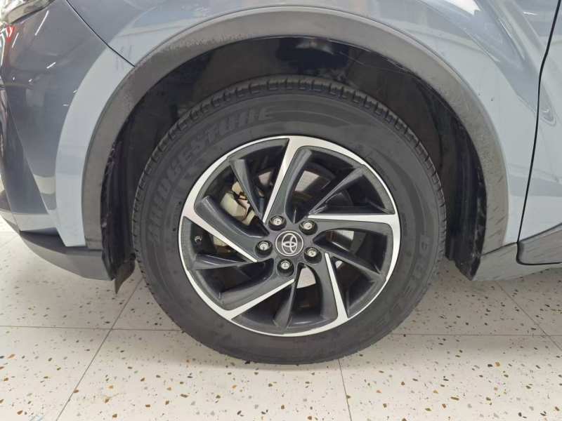 Used Toyota C-HR 2021 Dual-Motor 2.0L E-CVT Luxury Edition — 22