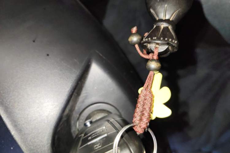 Used SAIC MAXUS Xintu V80 2024 Aotong Value Edition 6MT Long-Wheelbase Mid-Roof Model with 127 Ps Available in 6/7/8/9-Seater Configurations