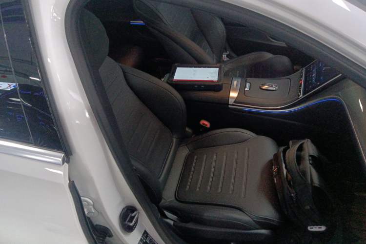 Used Mercedes-Benz C-Class 2024 Second Facelift C 260 L Sport Edition Right Front Seat