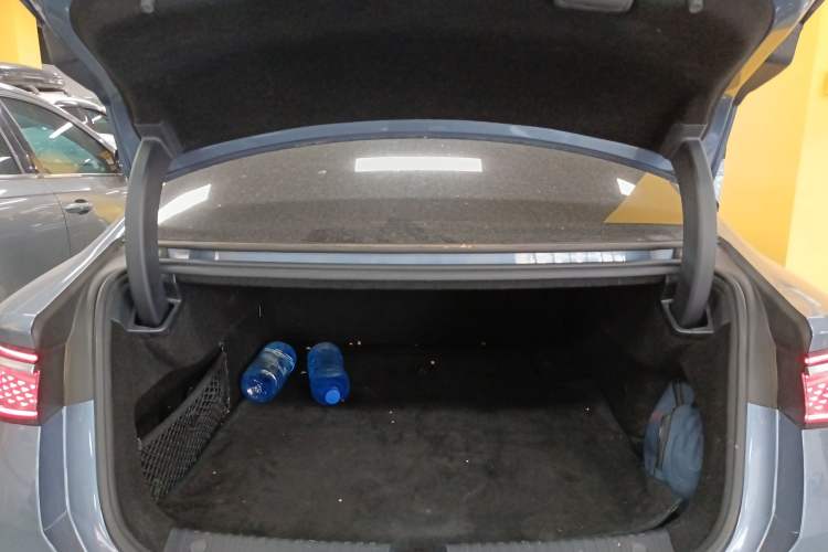 Used BYD Seal 2024 HONOR Edition DM-i 1.5L 121km Luxury Model Trunk