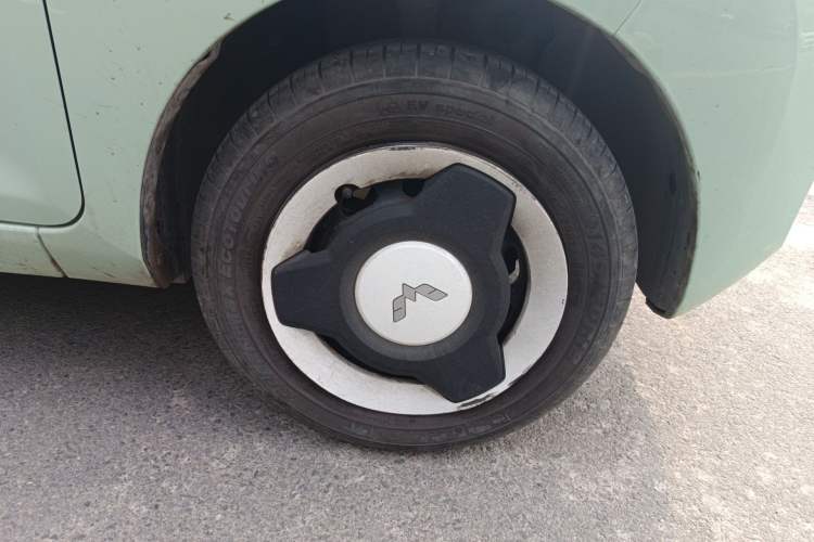 Used Wuling Hongguang MINIEV 2021 Macaron Premium Model – Lithium Iron Phosphate Right Front Wheel Hub