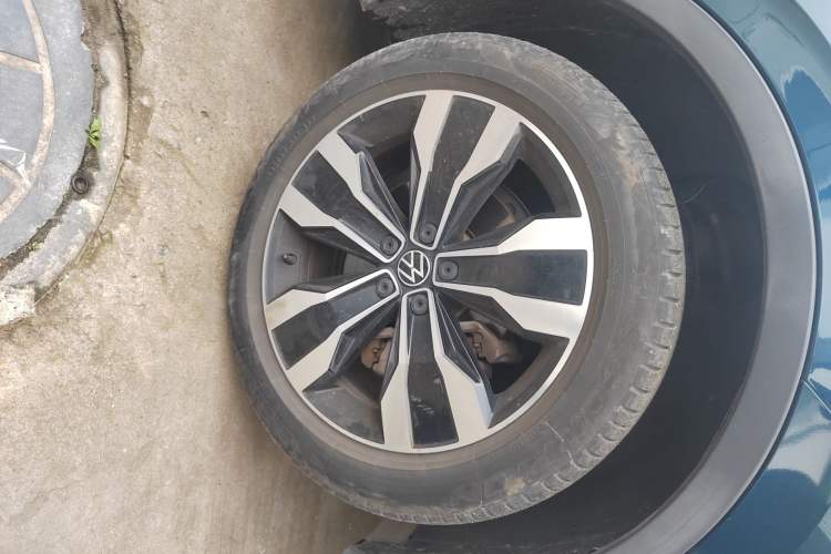 Used Volkswagen Tiguan L 2022 330TSI Automatic Two-Wheel Drive R-Line Enhanced Edition
