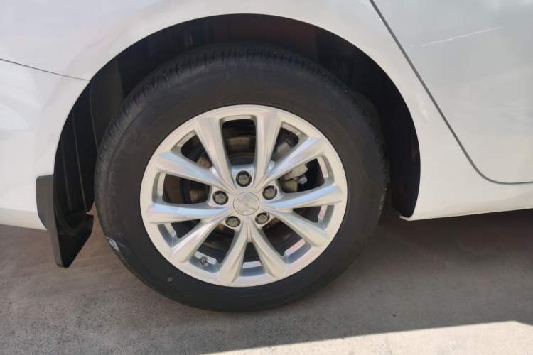 Used Roewe i5 2020 1.5L Manual 4G Connect Luxury Edition
