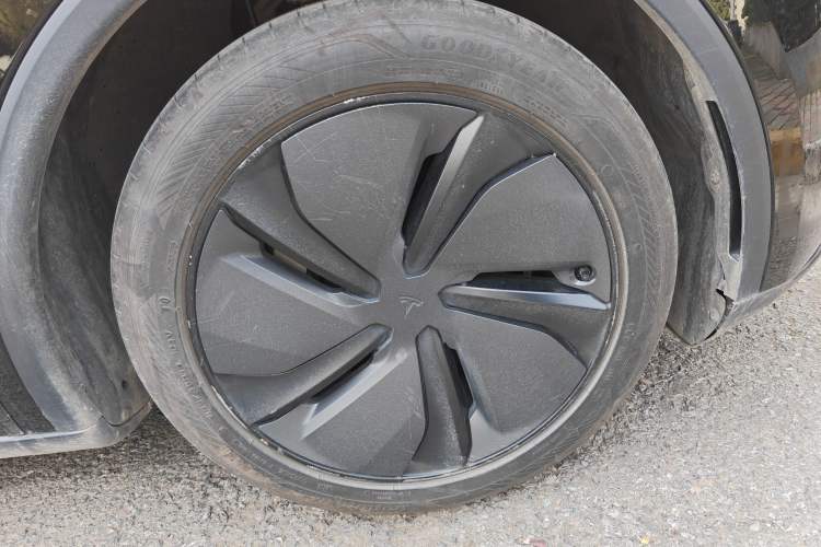 Used Tesla Model Y 2025 Rear-Wheel-Drive Version