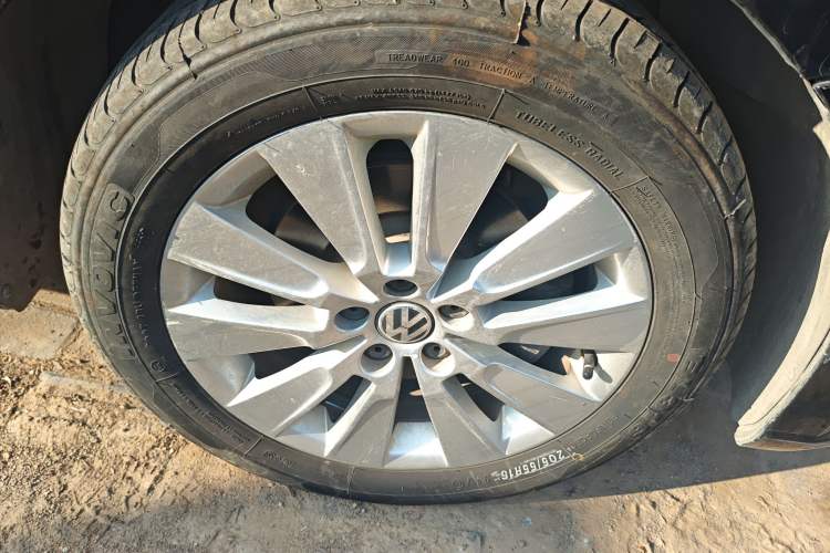 Used Volkswagen Lavida 2013 1.4TSI DSG Comfort Edition
