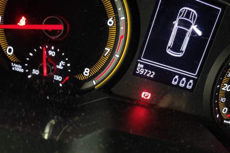 Used Volkswagen Tharu 2020 280TSI Two-Wheel Drive Luxury Plus Version China VI Standard Odometer Close Up