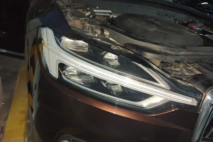 Used Volvo XC60 2019 T5 4x4 Smart Edition China VI Standard Right Front Headlight