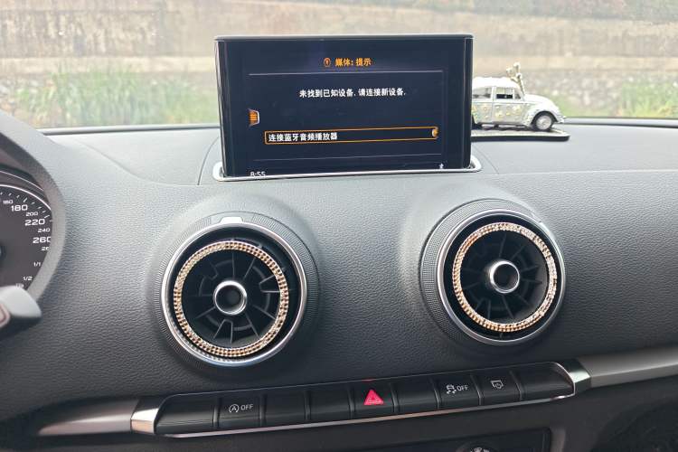 Used Audi A3 2020 Restyled Sportback 35 TFSI Entry-Level China VI Emission Standard Audio And AC Panel