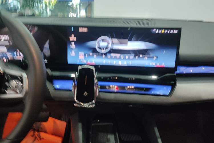 Used BMW 5 Series 2024 530Li Leading Model M Sport Package Audio And AC Panel