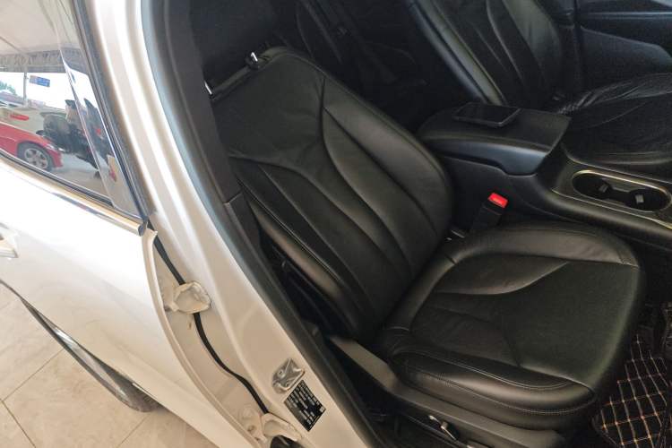 Used Lincoln MKC 2017 2.0T Two-Wheel Drive Deluxe Edition
