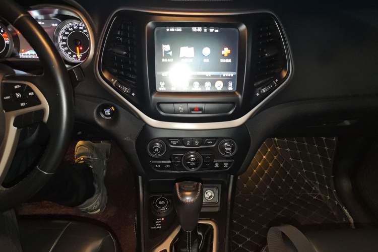 Used Jeep Cherokee 2016 2.4L Professional Smart Version