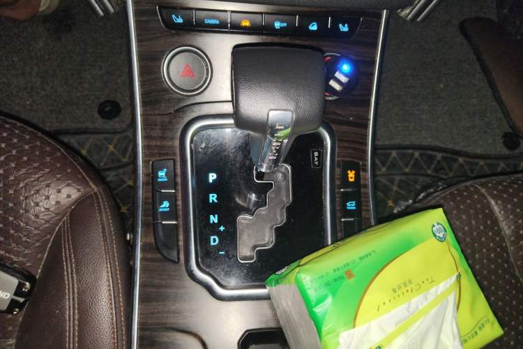 Used Land X7 2015 2.0T Panoramic Prestige Edition Gear Lever