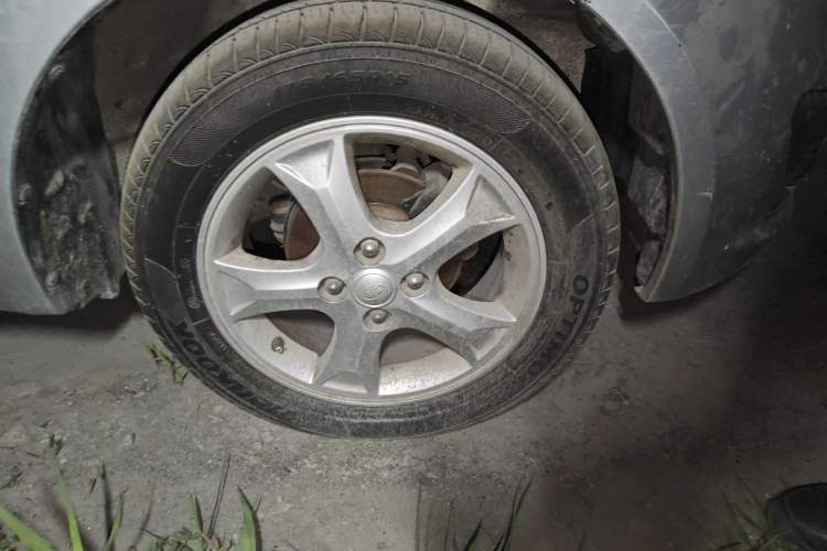 Used FAW Xiali N7 2013 1.3L Manual Luxury Model Right Front Wheel Hub