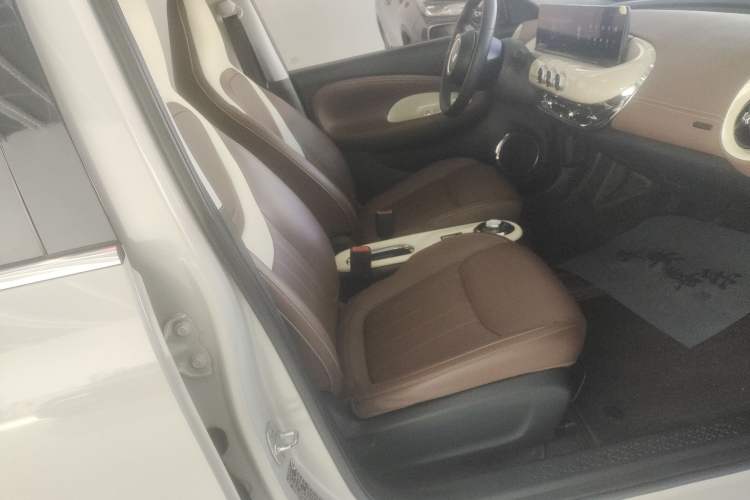 Used Wuling Bingo 2023 333 km Lingxi Connected+ Version Right Front Seat