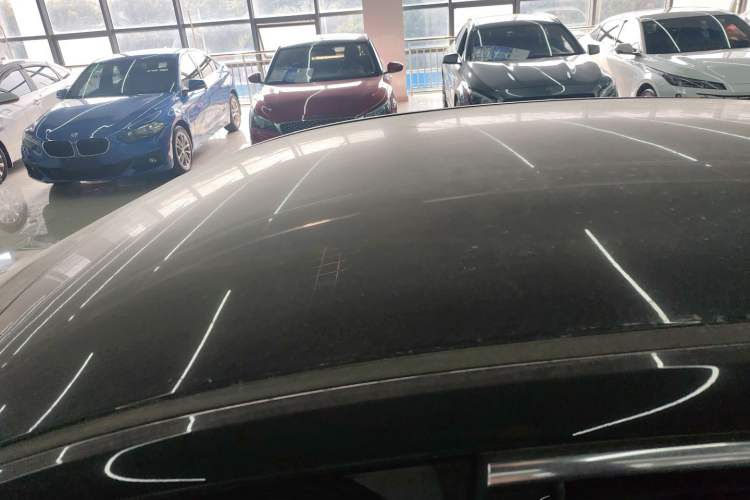 Used Hongqi E-QM5 2022 431 km Charge & Enjoy Edition
