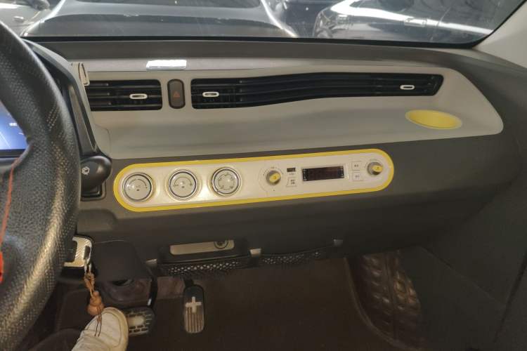 Used Wuling Hongguang MINIEV 2021 Macaron Fashion Model Lithium Iron Phosphate Audio And AC Panel