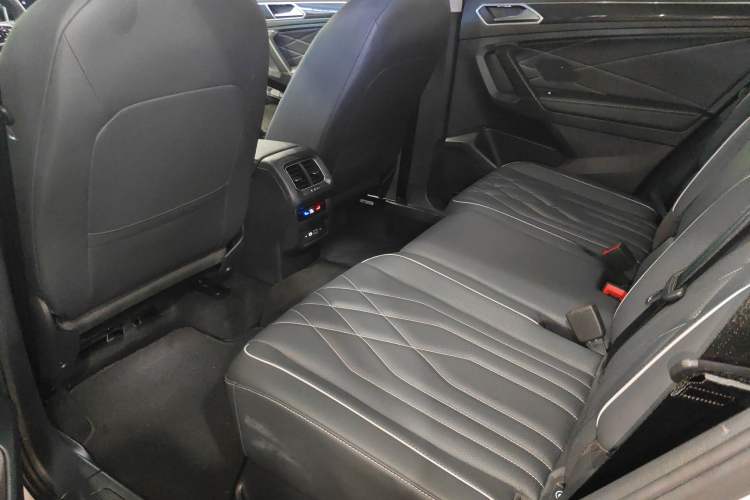 Used Volkswagen Tiguan L 2023 330TSI Automatic Two-Wheel Drive Smart Edition
