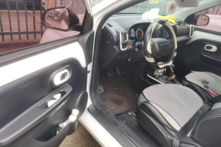 Used Roewe Clever 2022 311km QiQi BoBo Edition Driver Seat