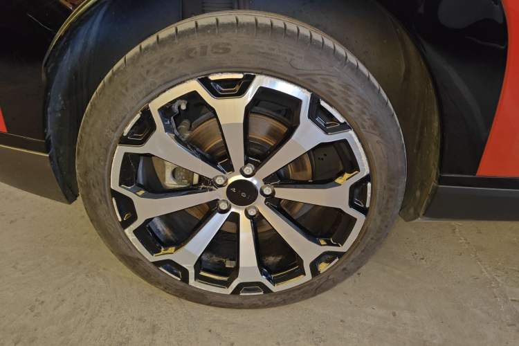 Used AION V 2024 Aion Tyrannosaurus 650 LiDAR Edition
