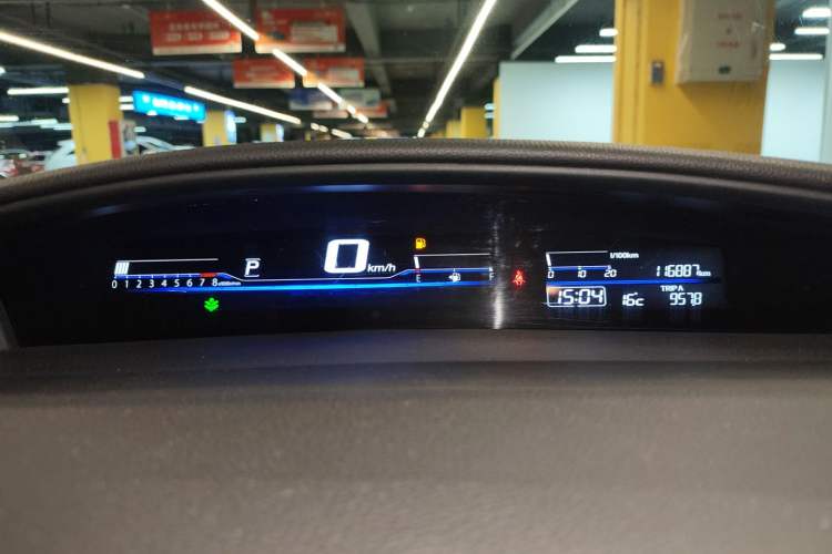 Used Honda Jade 2013 1.8L automatic Comfort version 5 seats
