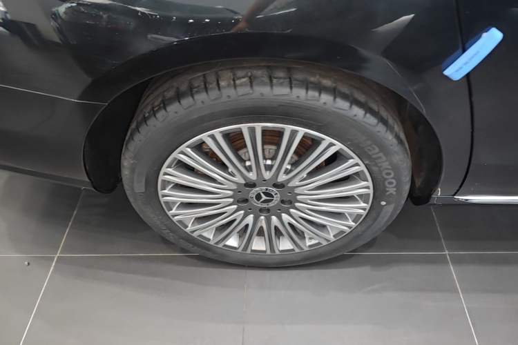 Used Mercedes-Benz E-Class 2023 Updated E 300 L Fashion Edition

