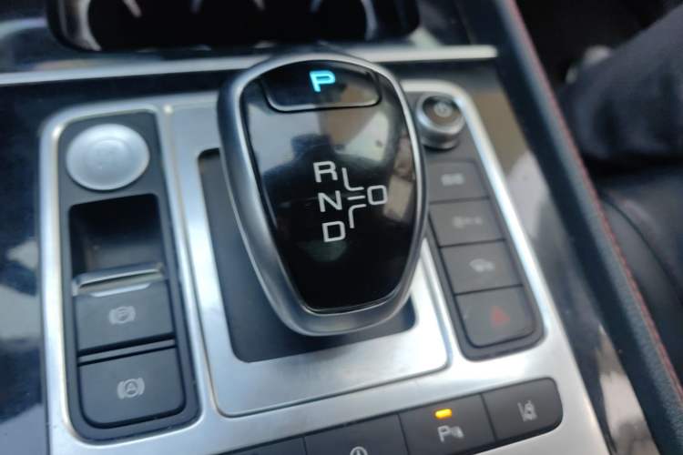 Used BYD Tang New Energy 2018 DM 2.0T All-Wheel Drive Smart Connect Advanced Model 7 Seats China V Emission Standard