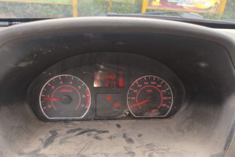 Used Wuling Rongguang S 2021 1.2L Standard Edition Air-Conditioned 7-Seater LSI Odometer Close Up