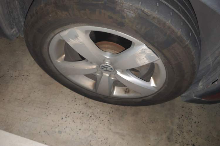 Used Volkswagen Tiguan 2012 1.8TSI Automatic Two-Wheel Drive Elite Edition Right Front Wheel Hub