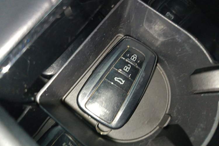 Used Toyota Avalon 2019 2.0L Luxury Edition China VI Standard