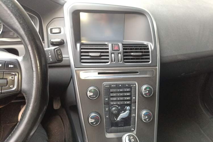 Used Volvo XC60 2014 T5 Zhiyi Edition Audio And AC Panel