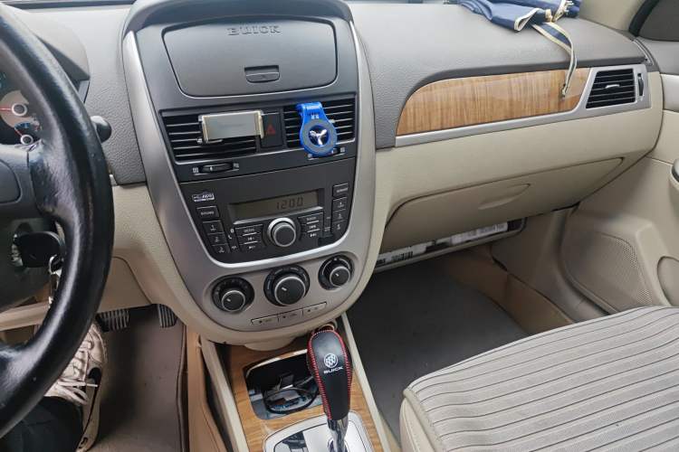 Used Buick Excelle 2015 1.5L Automatic Classic Model Audio And AC Panel