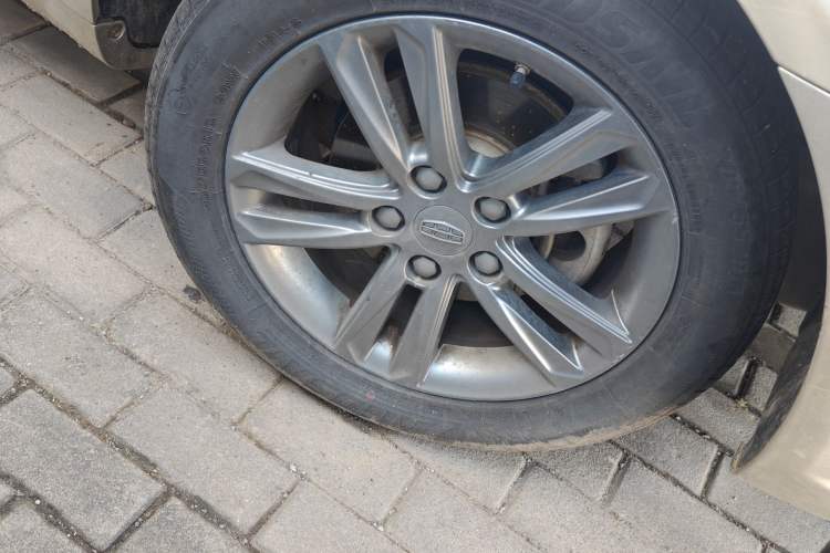 Used Geely Auto Emgrand 2017 Sedan Million Edition 1.5L Manual - Upward Version Right Front Wheel Hub