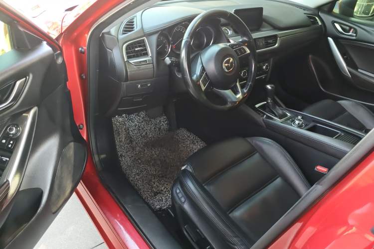 Used Mazda Atenza 2017 2.0L Blue Sky Luxury Edition Driver Seat