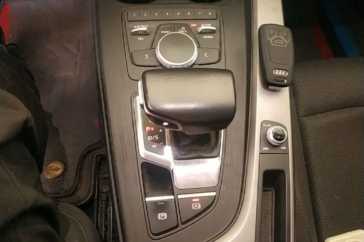 Used Audi A4L 2019 40 TFSI Ambition China VI
