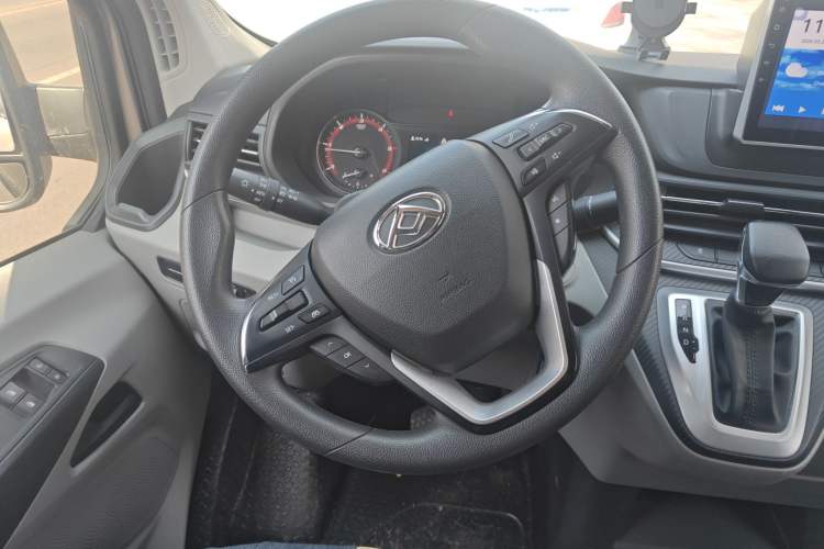 Used SAIC MAXUS Xintu V80 