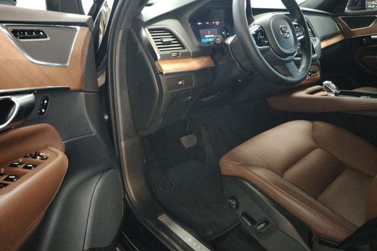 Used Volvo XC90 2024 B5 SmartDrive Luxury Edition 7-Seater
